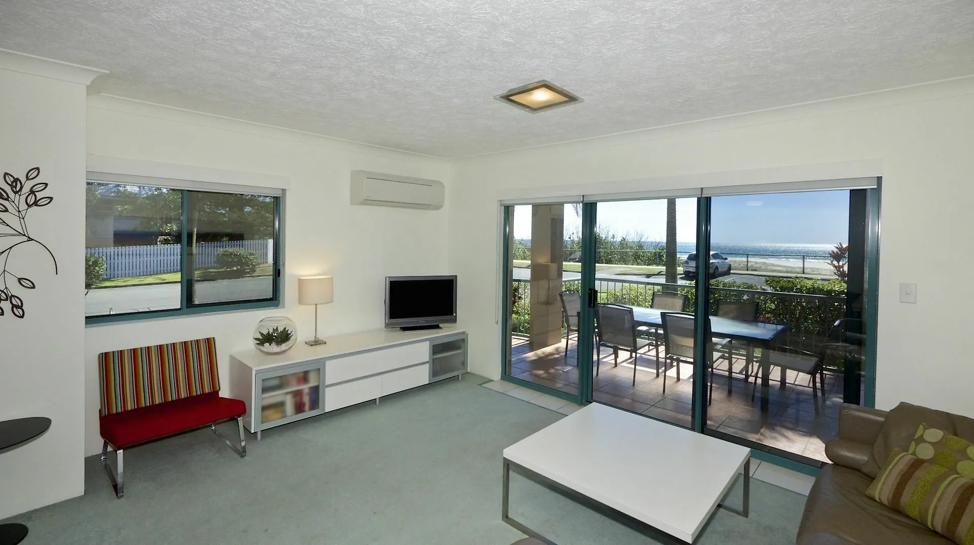 **** Aparthotel Pacific Place Apartments Gold Coast Australia
